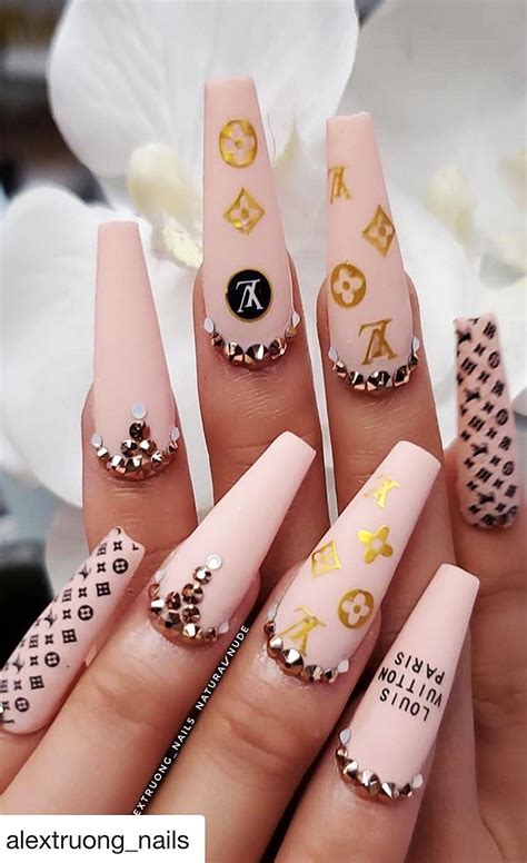 abtibilduri unghii louis vuitton|louis vuitton style nails.